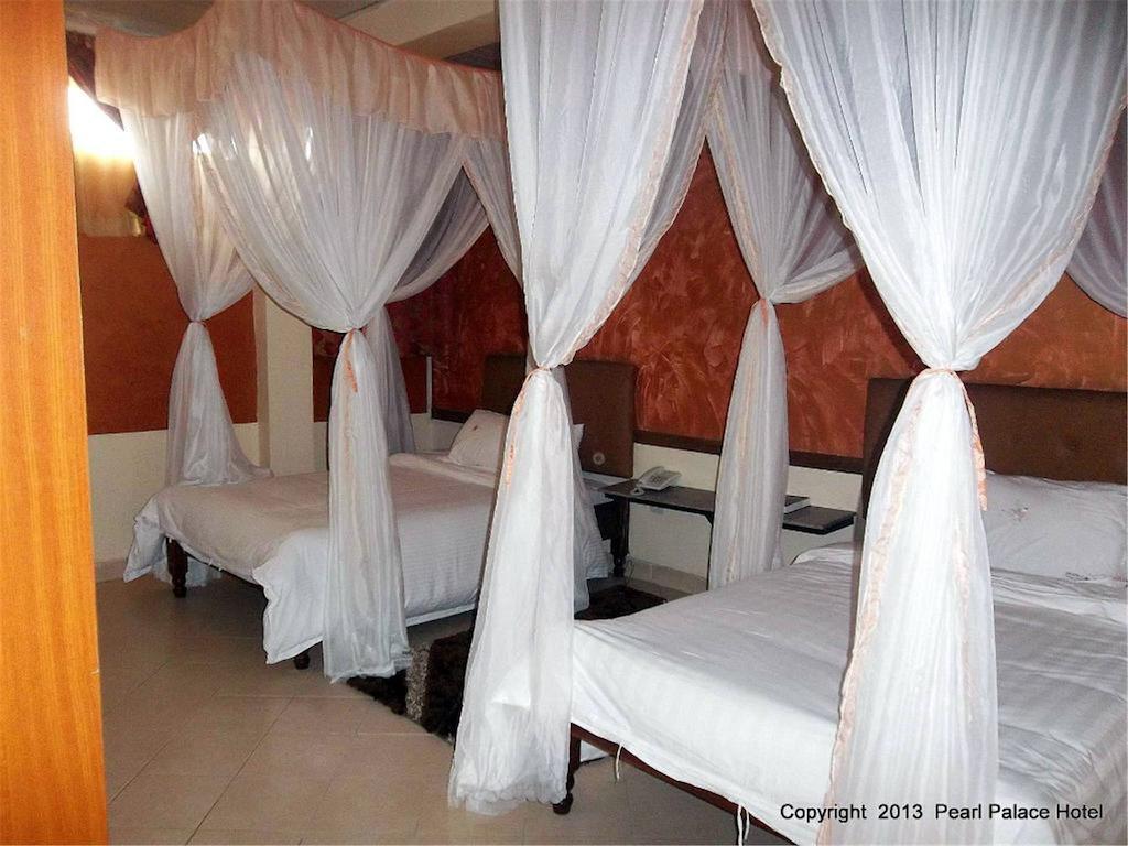 Pearl Palace Hotel Nairobi Room photo